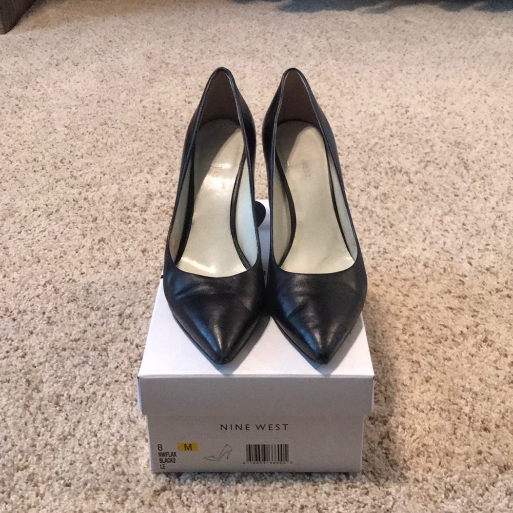 🖤🖤Black Nine West Pumps
